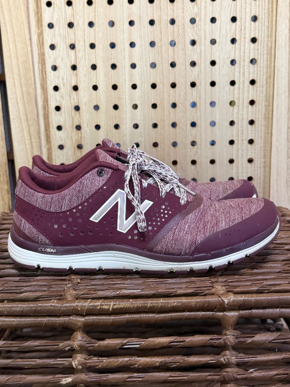 New Balance 577 v4 Cush+ Walking Sneakers Womens 9 Maroon Burgundy